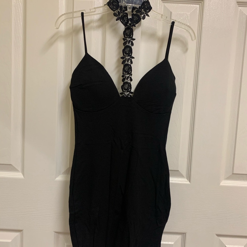 NWOT CHAROLETTE RUSSE BODYCON CHOKER DRESS